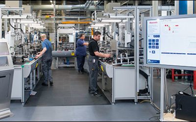 German Manufacturer Links Workers to Parts and Stations Via RFID, Bluetooth