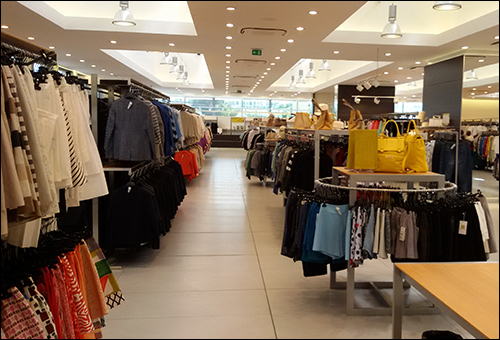 High-end Clothing Factory Outlet Uses RTLS to Manage Inventory