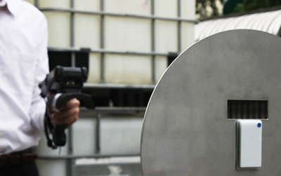 SAG SP Metal Tag is all-direction when placed in/on/behind metal