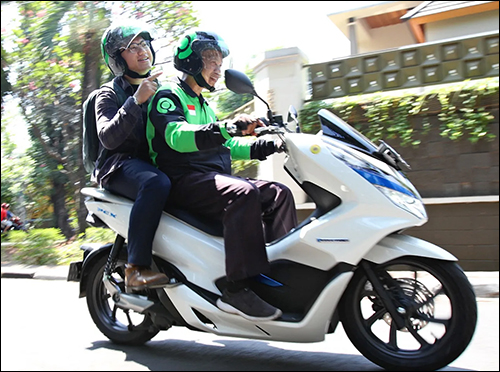 RFID Tracks Scooter Helmets, Jackets for Ride Services