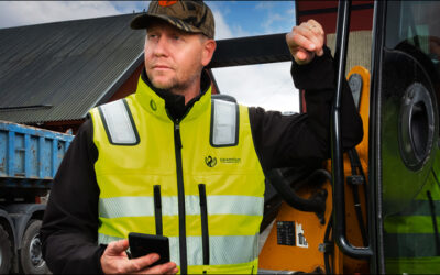 Connected Vest Protects Workers via AI, BLE