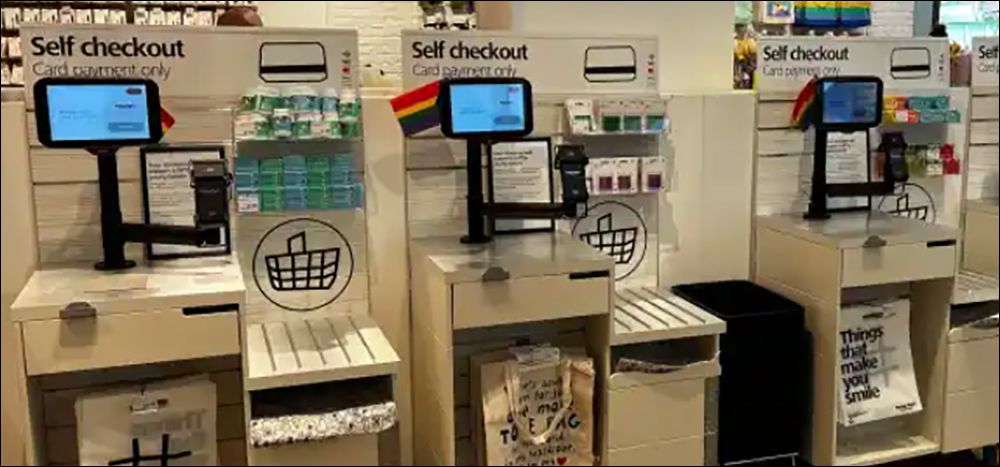 The kiosk employs UHF RFID readers to interrogate tags on the items a shopper is purchasing.