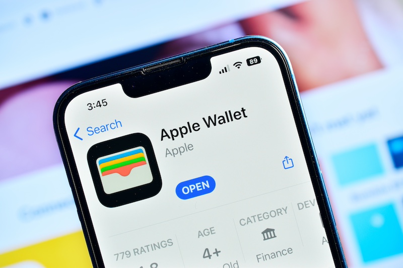 Apple iPhone Wallet NFC