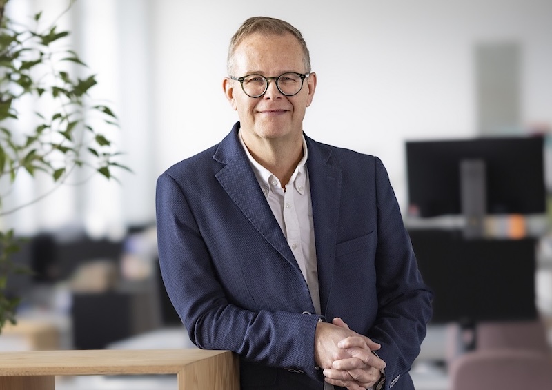 Stefan Lampa headshot